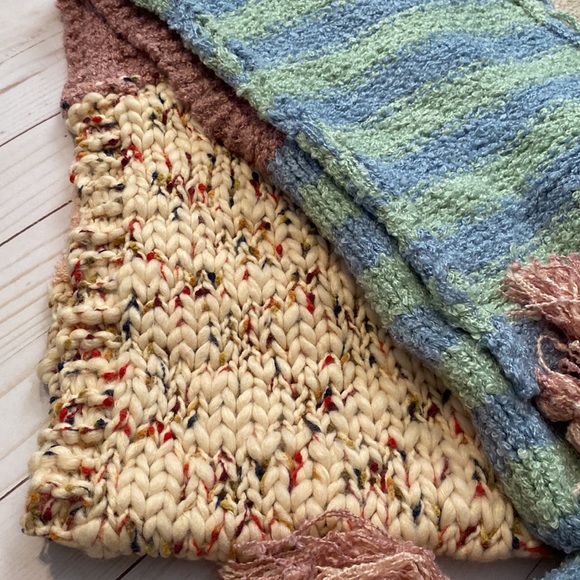 Free people pastel multi colored knit scarf - Picture 6 of 9